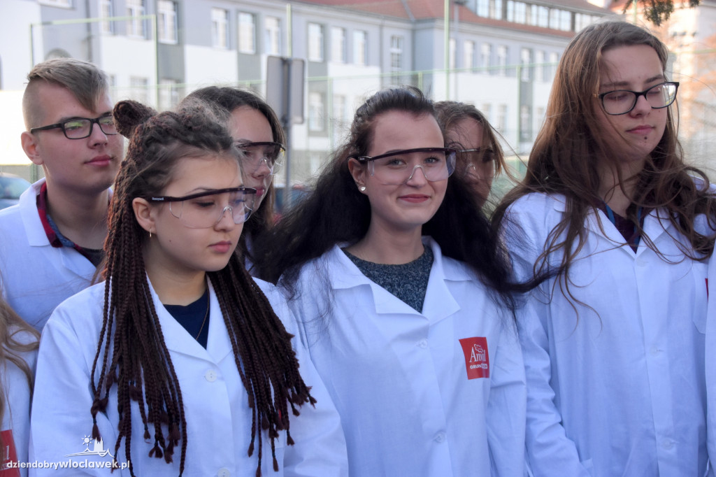 Odsłonięcie ławeczki M. Skłodowskiej-Curie