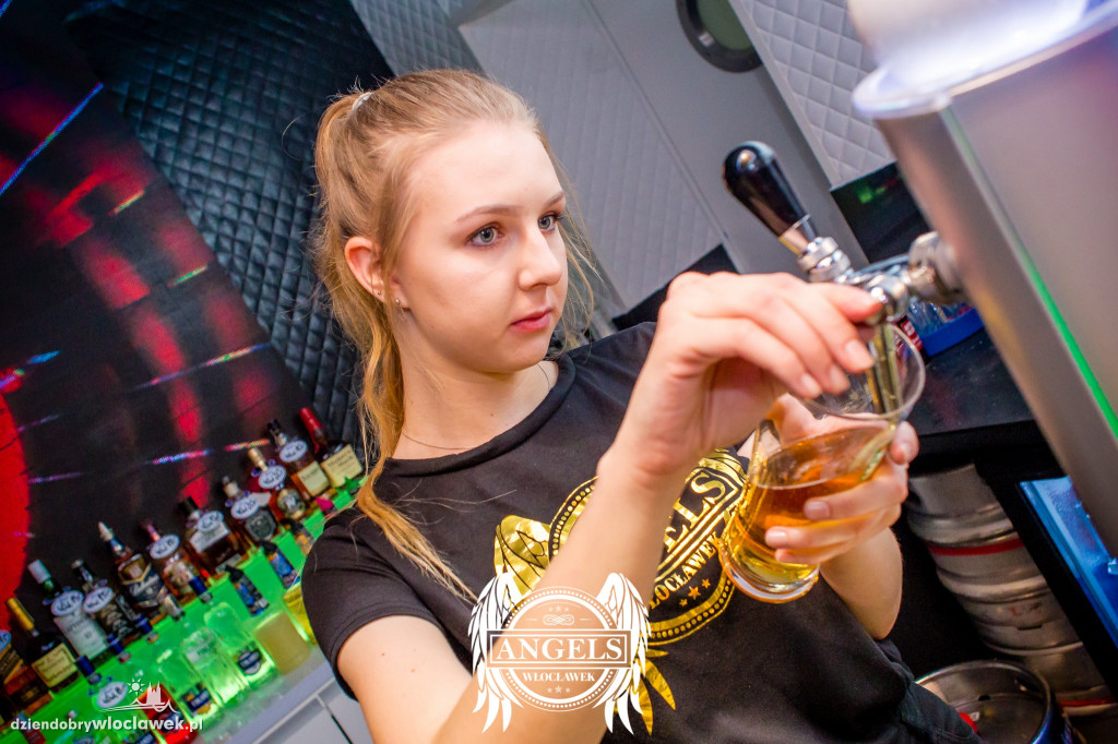 Piękni i Młodzi w Angels Club