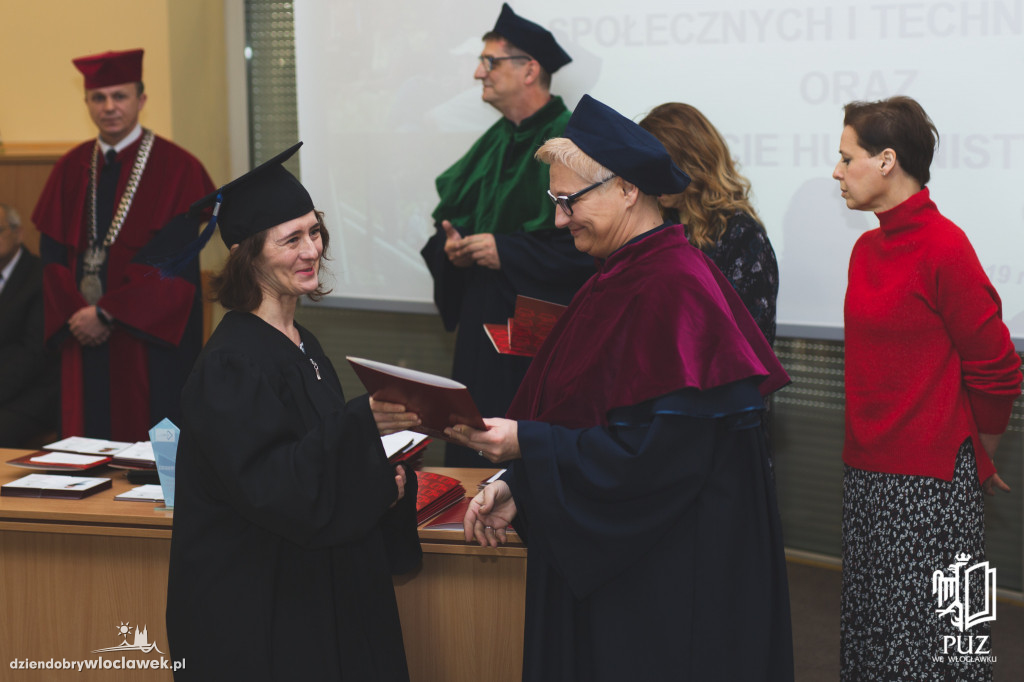 Wręczenie dyplomów w PUZ