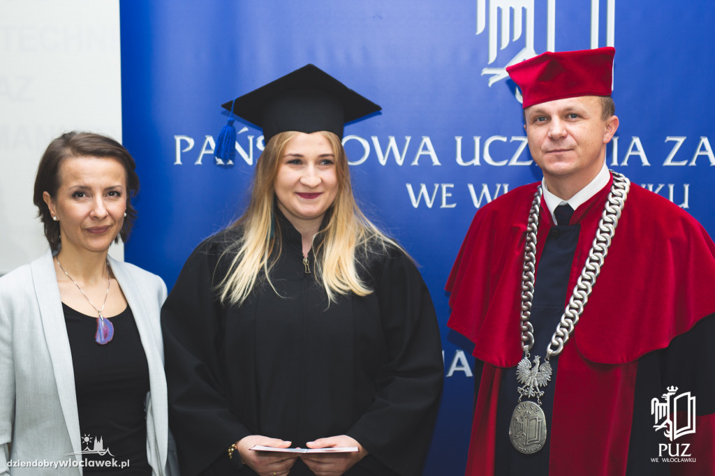 Wręczenie dyplomów w PUZ
