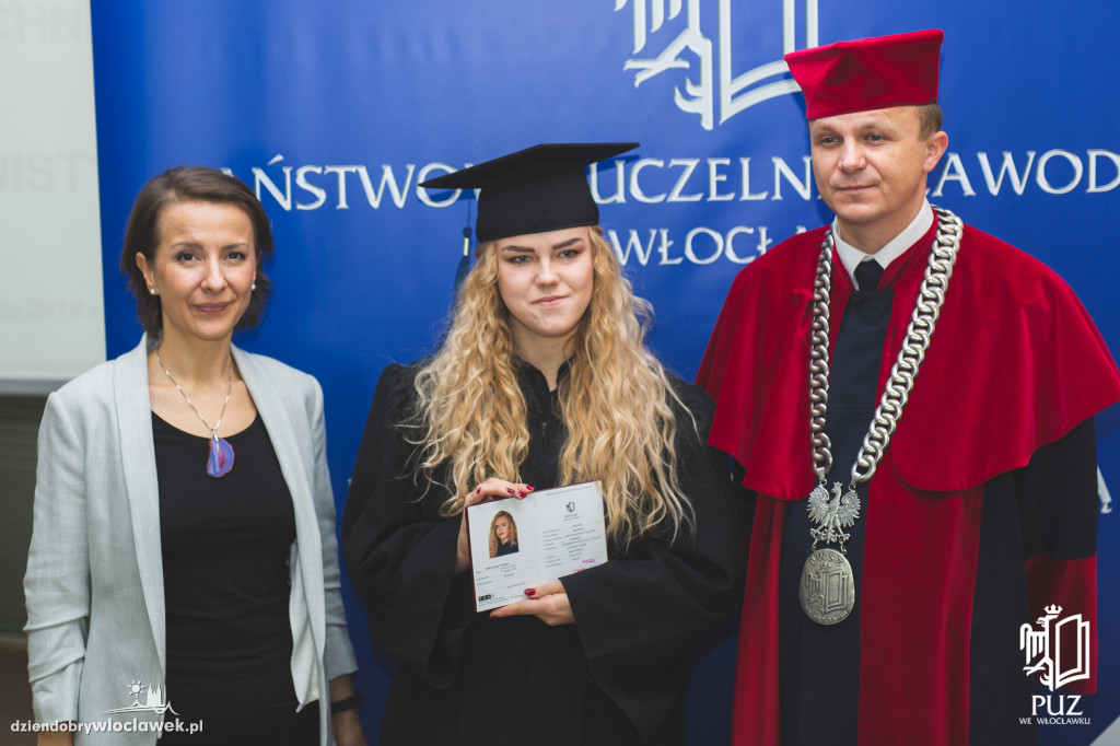 Wręczenie dyplomów w PUZ