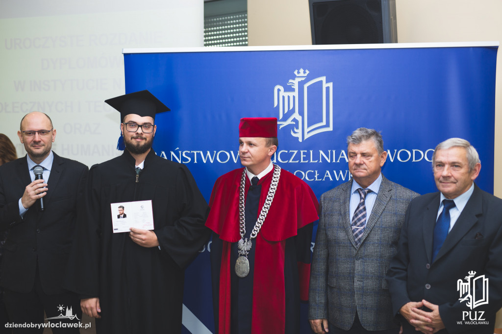 Wręczenie dyplomów w PUZ