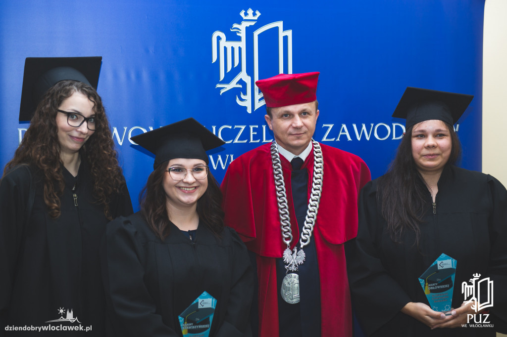 Wręczenie dyplomów w PUZ