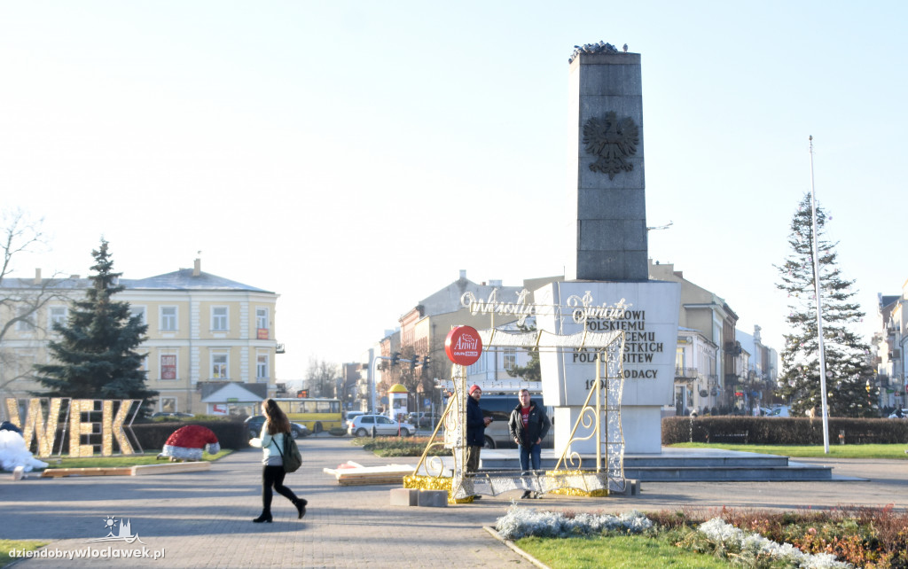Na placu Wolności pojawiły się ozdoby