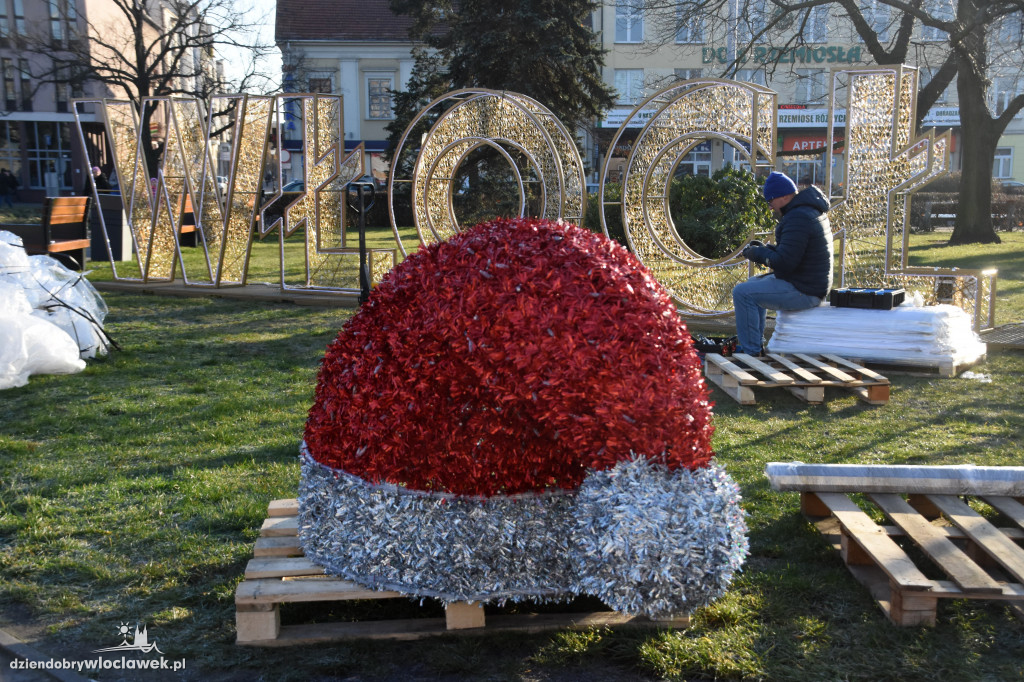 Na placu Wolności pojawiły się ozdoby