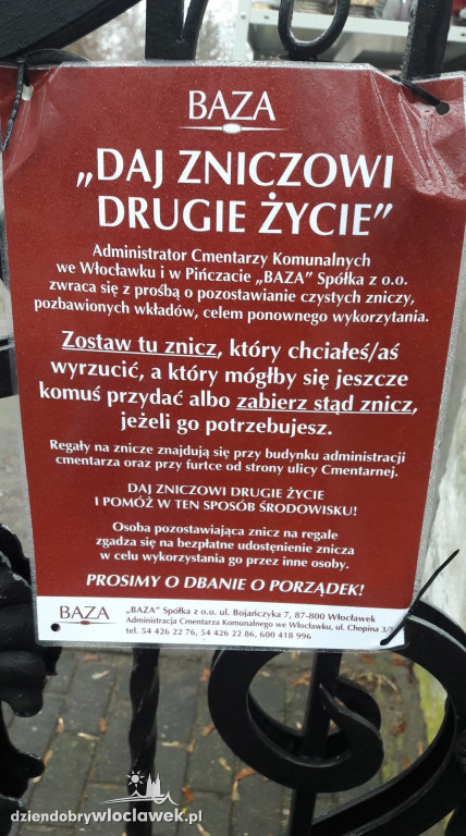 Na cmentarzu pojawiły się regały