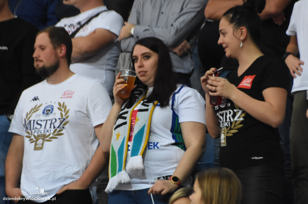 Kibice na meczu z Rasta Vechta