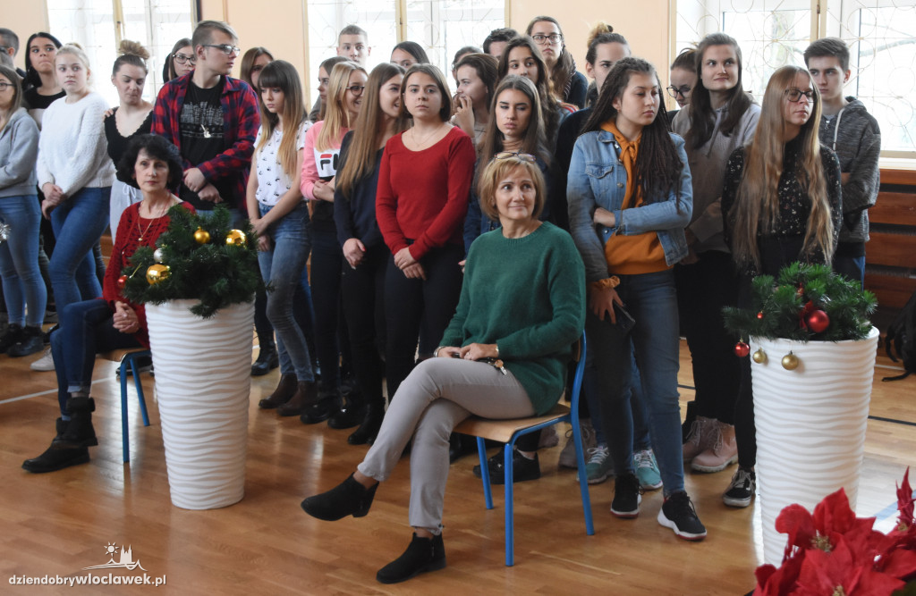 Pokaz fryzur i mody w Zespole Szkół Chemicznych