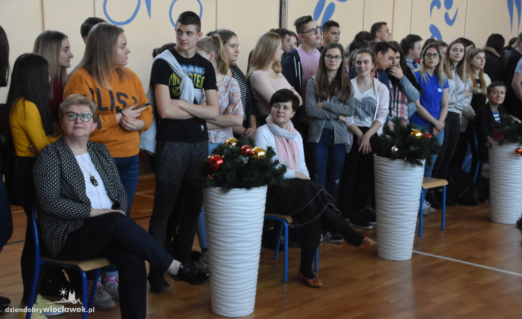 Pokaz fryzur i mody w Zespole Szkół Chemicznych