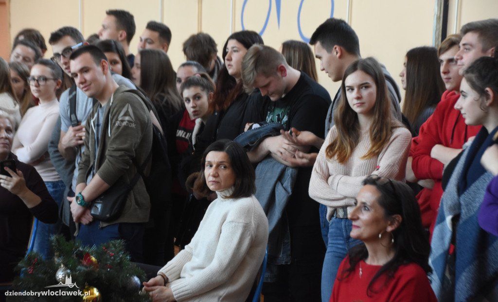 Pokaz fryzur i mody w Zespole Szkół Chemicznych