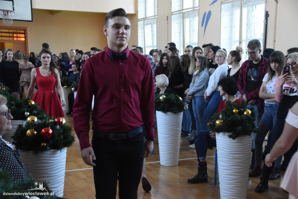 Pokaz fryzur i mody w Zespole Szkół Chemicznych