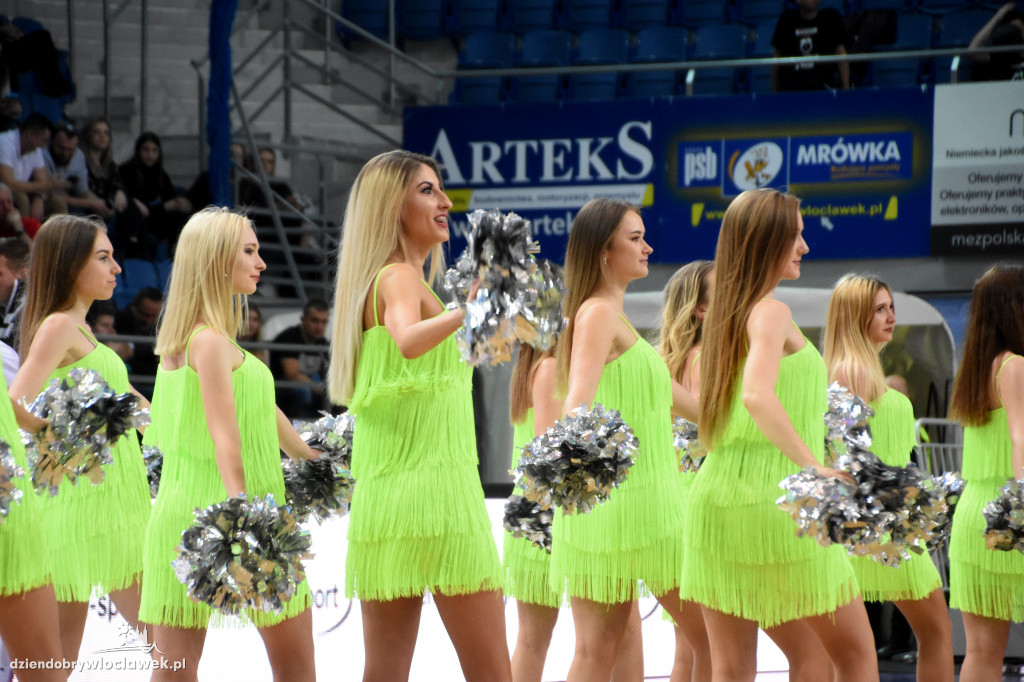 Cheerleaderki na meczu z King Szczecin