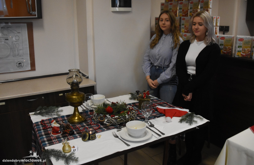 Wigilijne stoły w Zespole Szkół Chemicznych