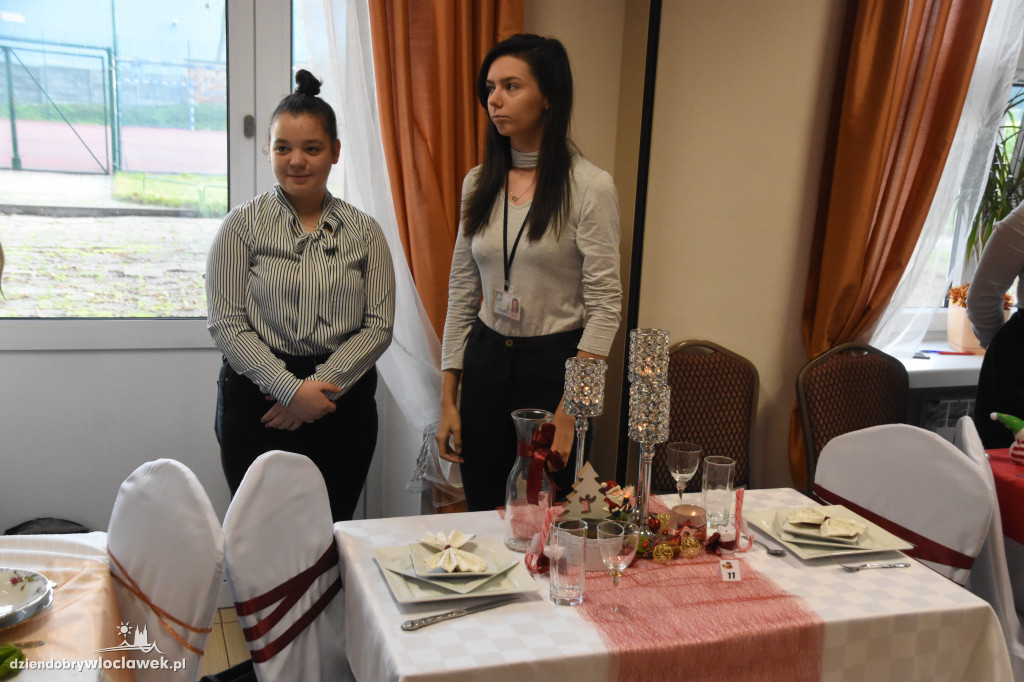 Wigilijne stoły w Zespole Szkół Chemicznych