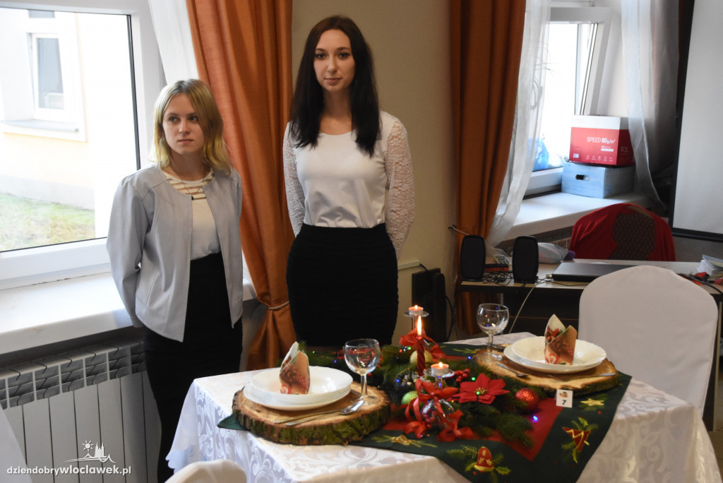 Wigilijne stoły w Zespole Szkół Chemicznych