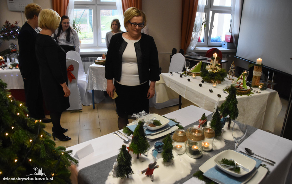 Wigilijne stoły w Zespole Szkół Chemicznych