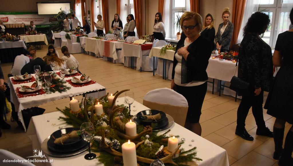 Wigilijne stoły w Zespole Szkół Chemicznych