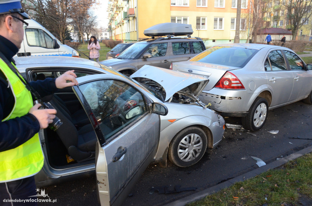 Na Wienieckiej ford uderzył w forda