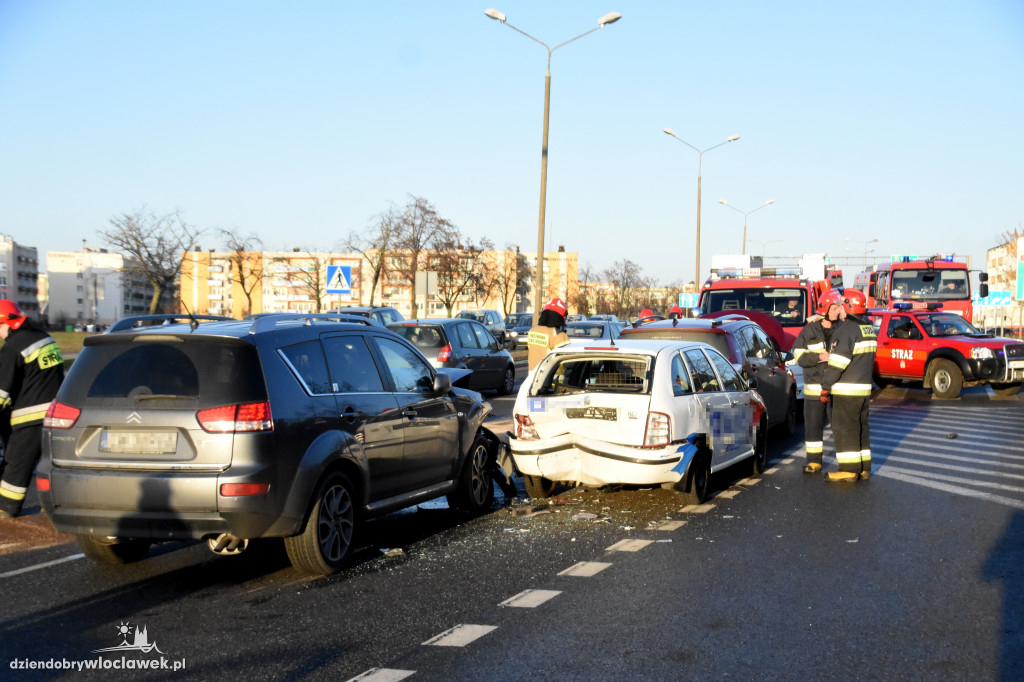 Karambol czterech aut na Kruszyńskiej