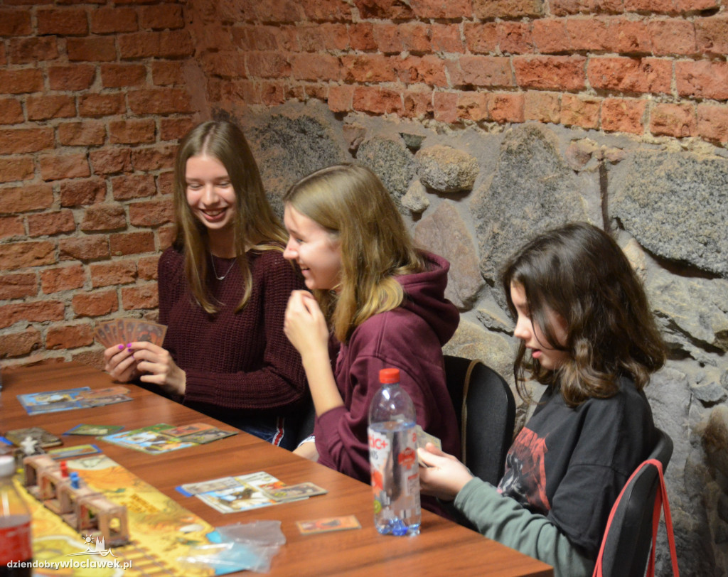 Noc gier w klubie 