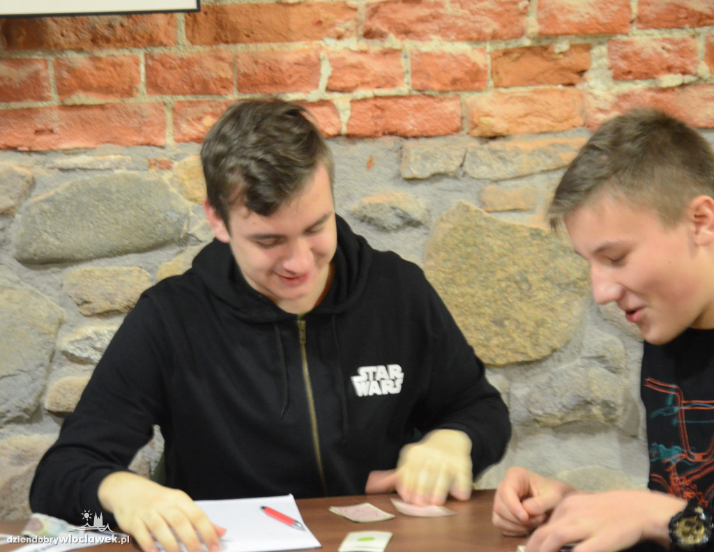 Noc gier w klubie 