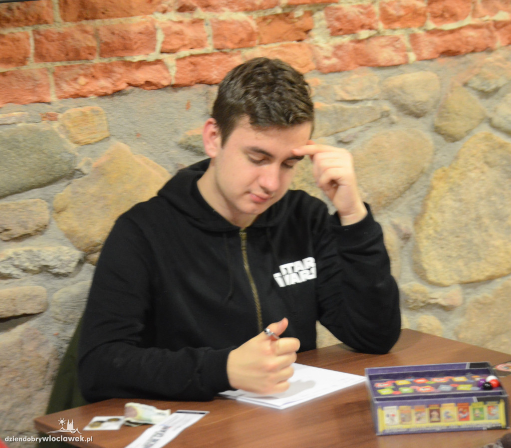Noc gier w klubie 