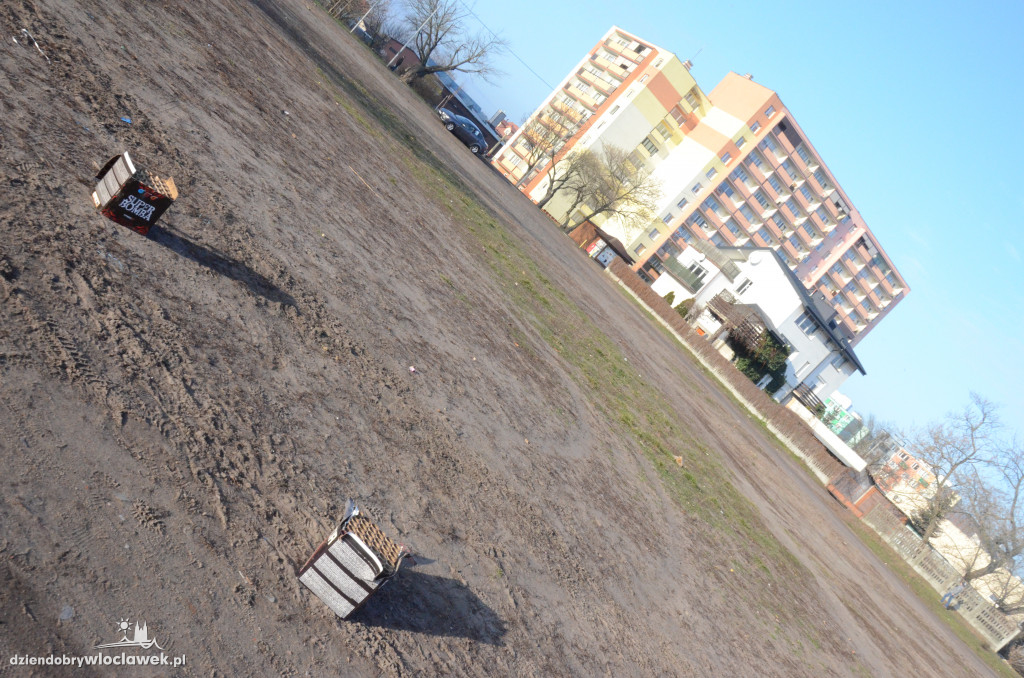 Posylwestrowe śmieci straszą na osiedlach