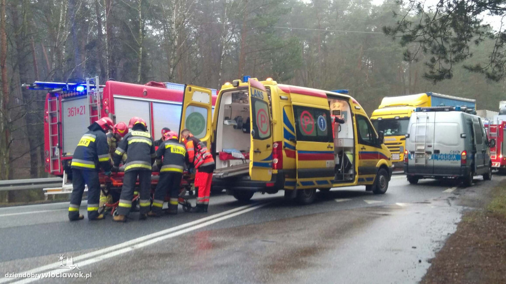 Wypadek na trasie brzeskiej. 2 osoby ranne