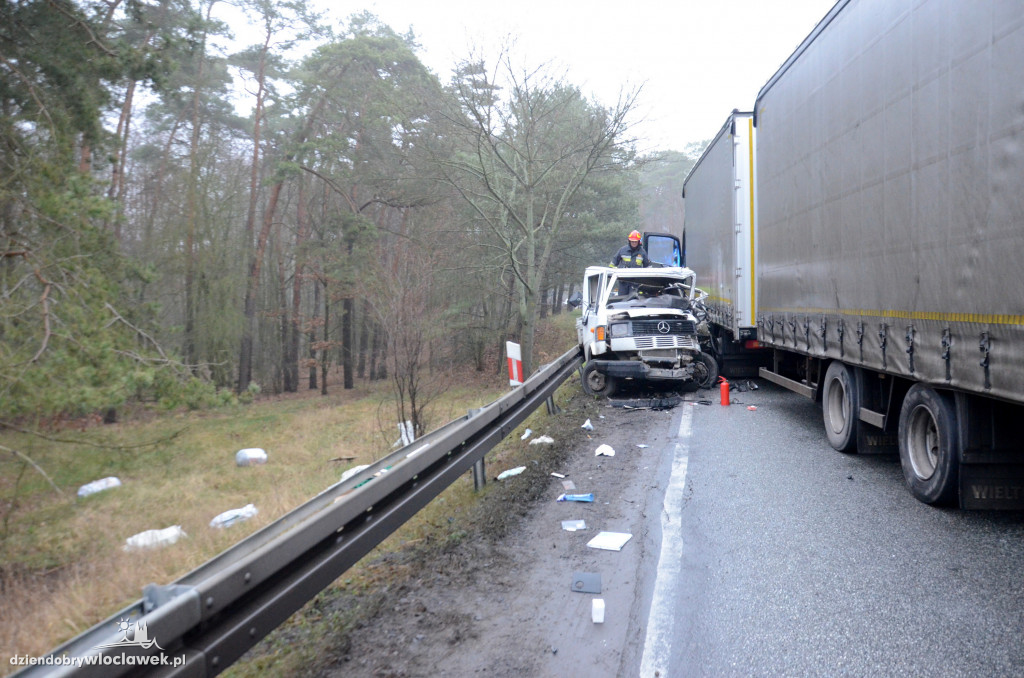 Wypadek na trasie brzeskiej. 2 osoby ranne