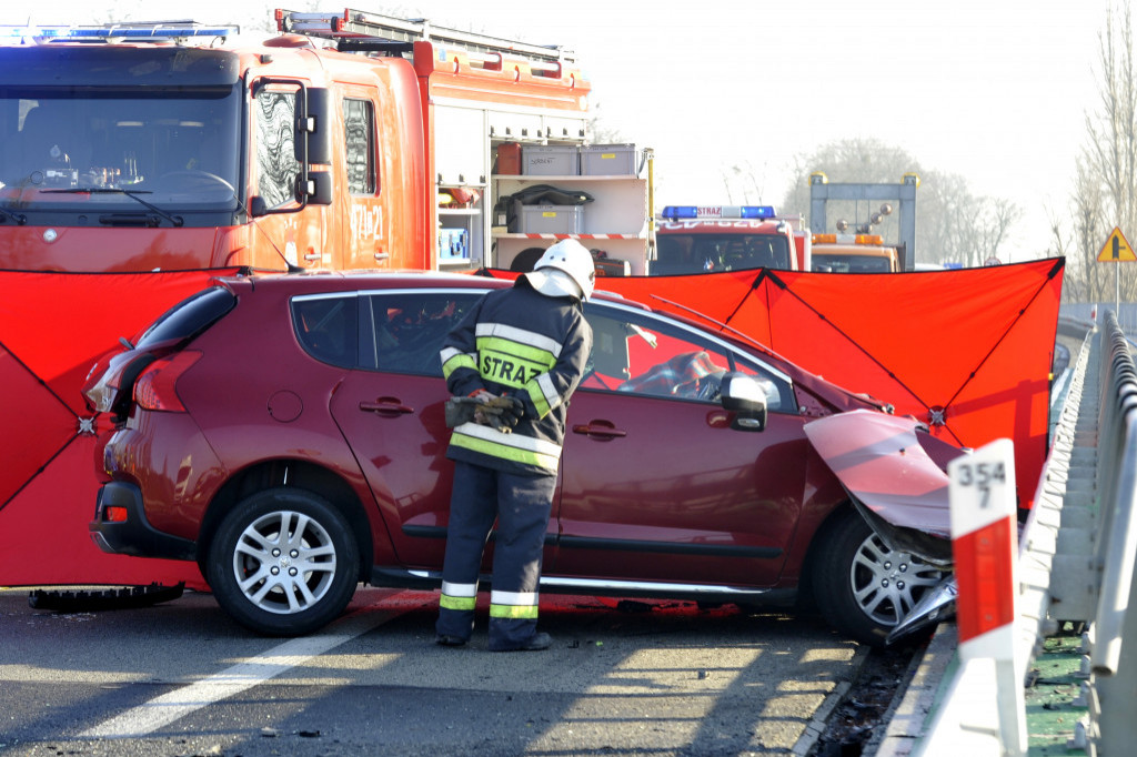 Zderzenie tira z osobówką. Nie żyje 1 osoba