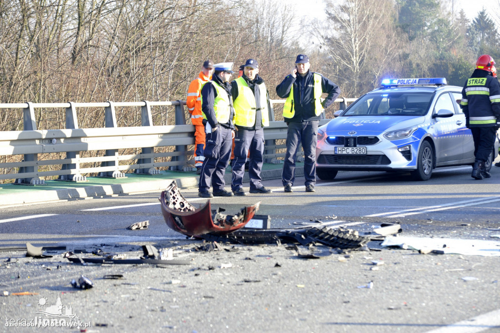 Zderzenie tira z osobówką. Nie żyje 1 osoba
