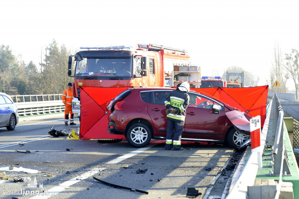 Zderzenie tira z osobówką. Nie żyje 1 osoba
