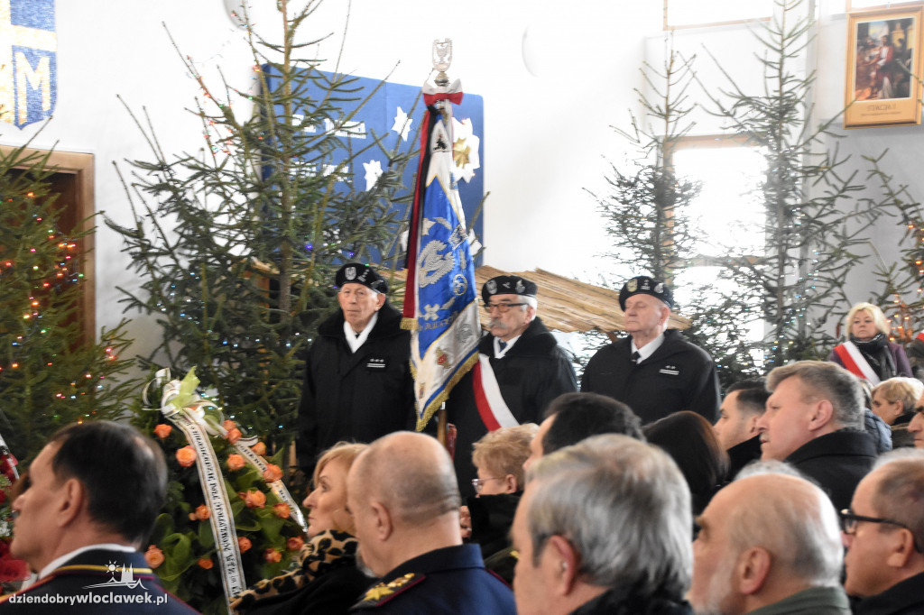 Tłumy na pogrzebie burmistrza Andrzeja Cieśli