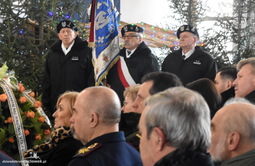 Tłumy na pogrzebie burmistrza Andrzeja Cieśli