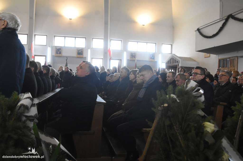 Tłumy na pogrzebie burmistrza Andrzeja Cieśli