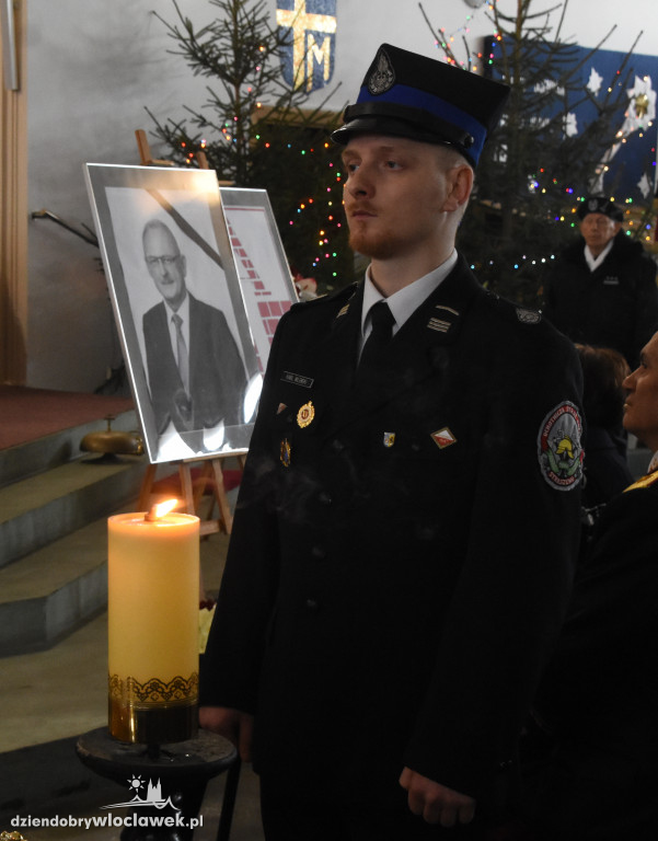 Tłumy na pogrzebie burmistrza Andrzeja Cieśli