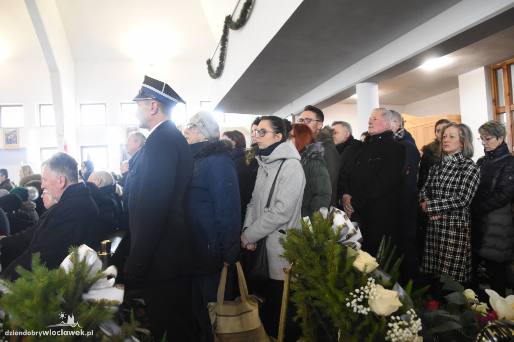 Tłumy na pogrzebie burmistrza Andrzeja Cieśli