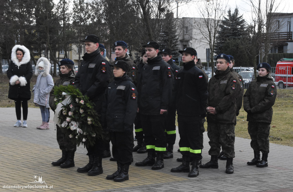 Tłumy na pogrzebie burmistrza Andrzeja Cieśli