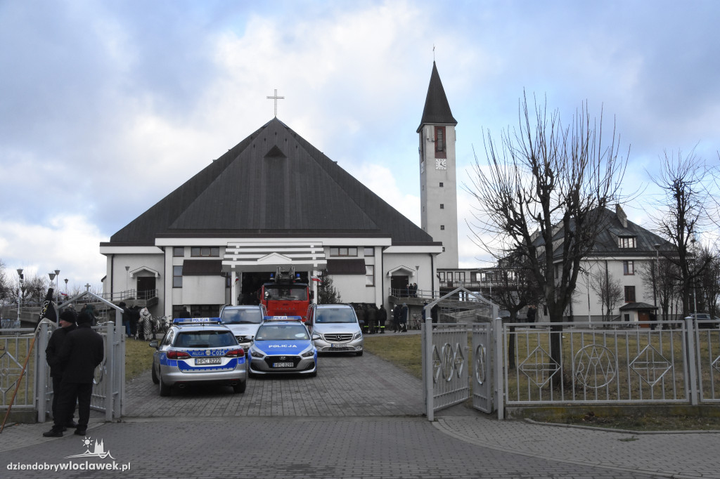 Tłumy na pogrzebie burmistrza Andrzeja Cieśli