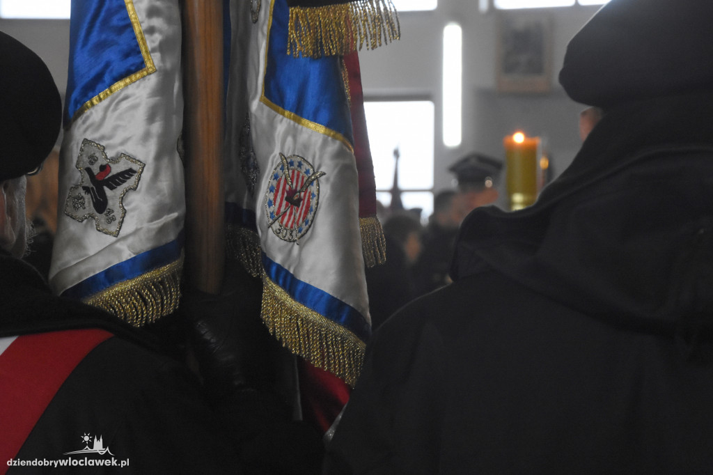 Tłumy na pogrzebie burmistrza Andrzeja Cieśli