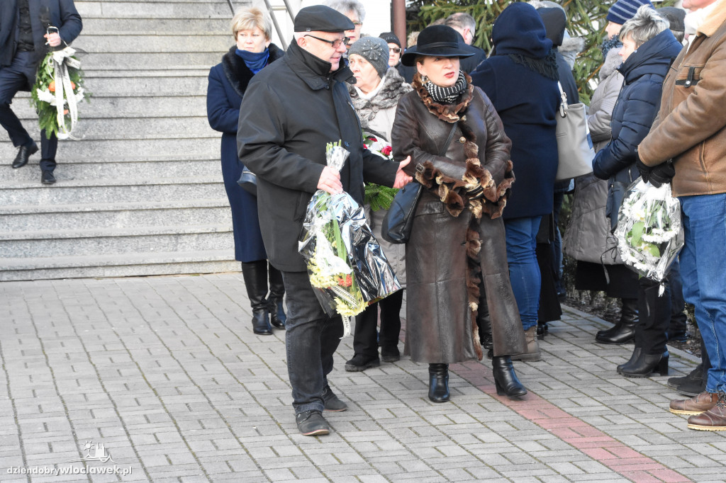 Tłumy na pogrzebie burmistrza Andrzeja Cieśli