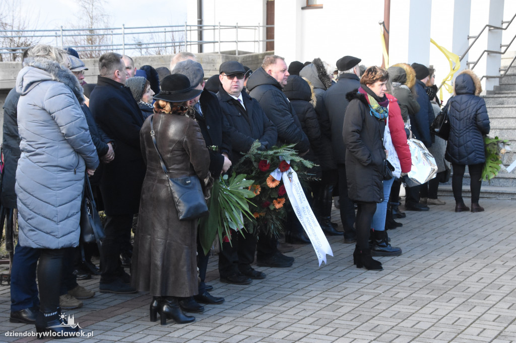 Tłumy na pogrzebie burmistrza Andrzeja Cieśli