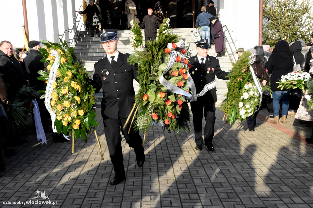 Tłumy na pogrzebie burmistrza Andrzeja Cieśli