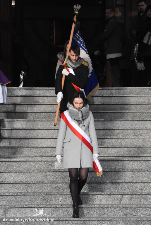 Tłumy na pogrzebie burmistrza Andrzeja Cieśli