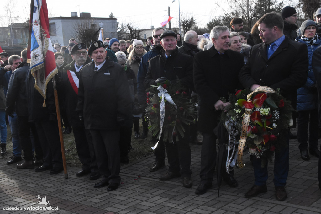 Tłumy na pogrzebie burmistrza Andrzeja Cieśli