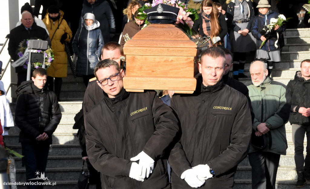Tłumy na pogrzebie burmistrza Andrzeja Cieśli