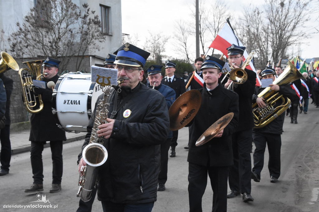 Tłumy na pogrzebie burmistrza Andrzeja Cieśli