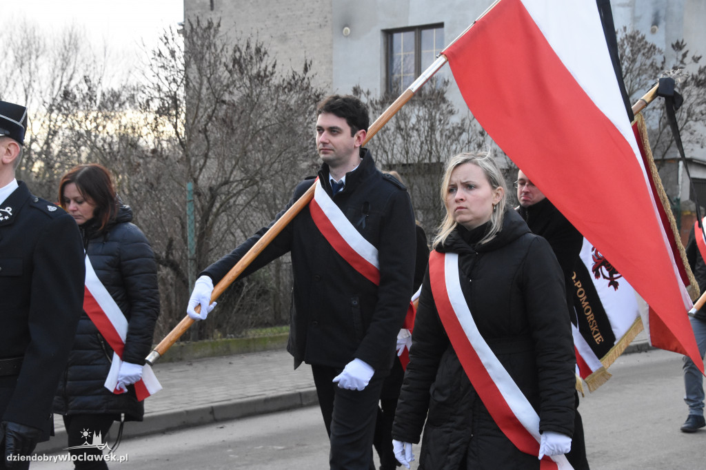 Tłumy na pogrzebie burmistrza Andrzeja Cieśli