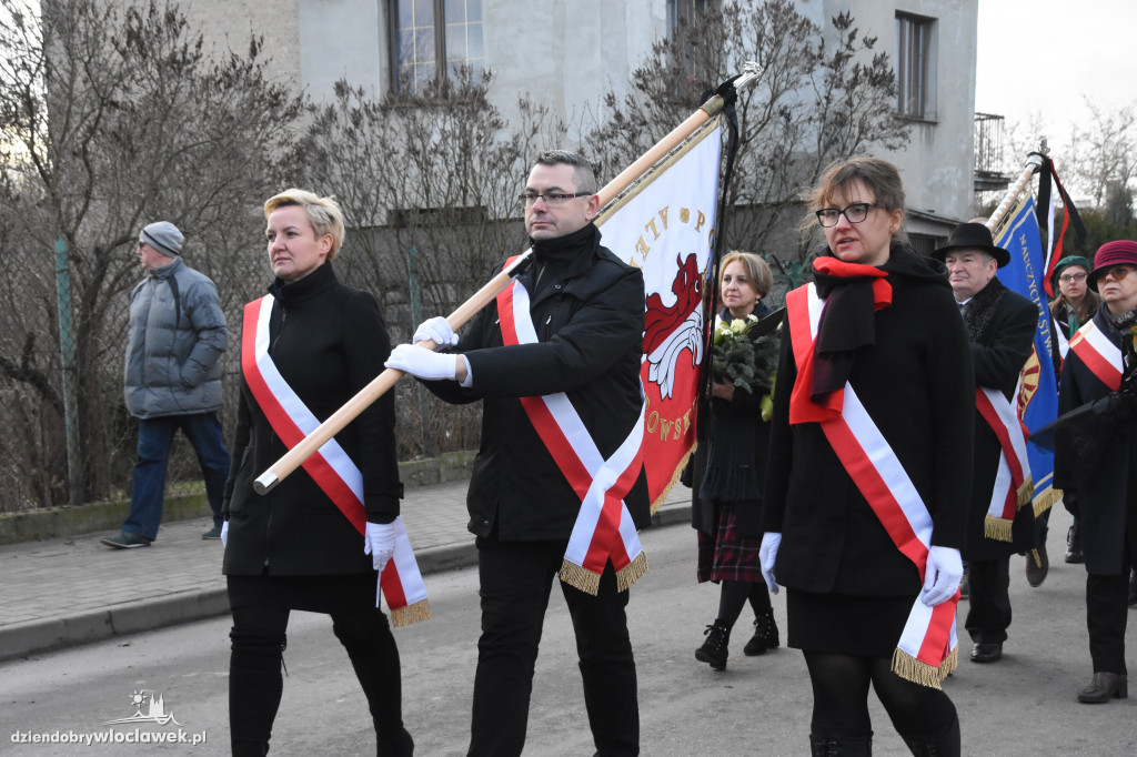 Tłumy na pogrzebie burmistrza Andrzeja Cieśli