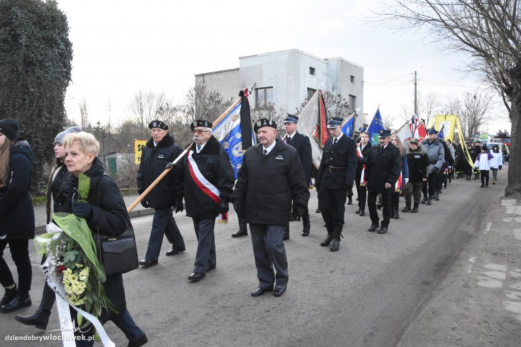 Tłumy na pogrzebie burmistrza Andrzeja Cieśli